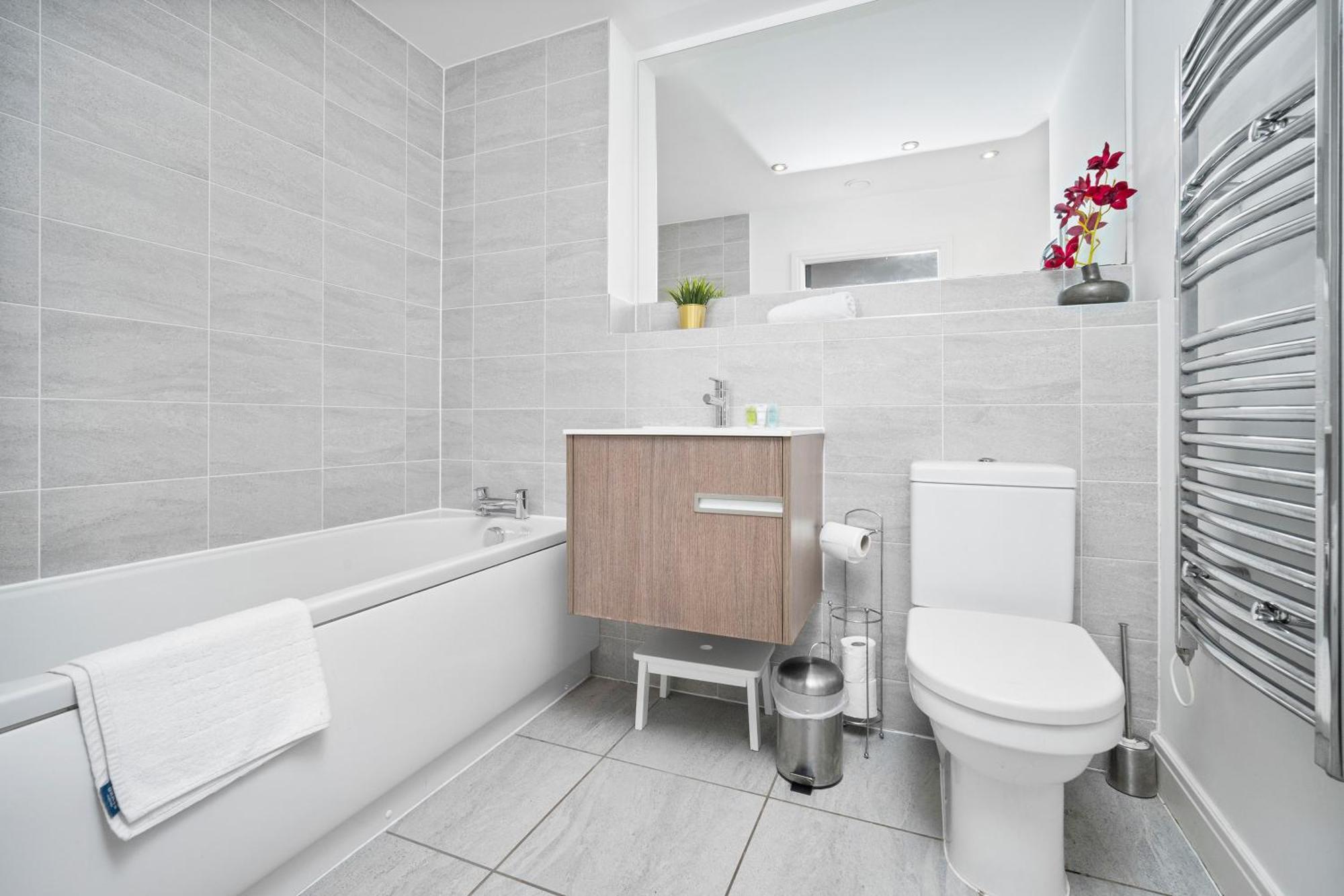 New Luxe Apartment - Secure Parking - Birmingham City Centre - Netflix - Wifi - Top Rated - 54M Exterior photo